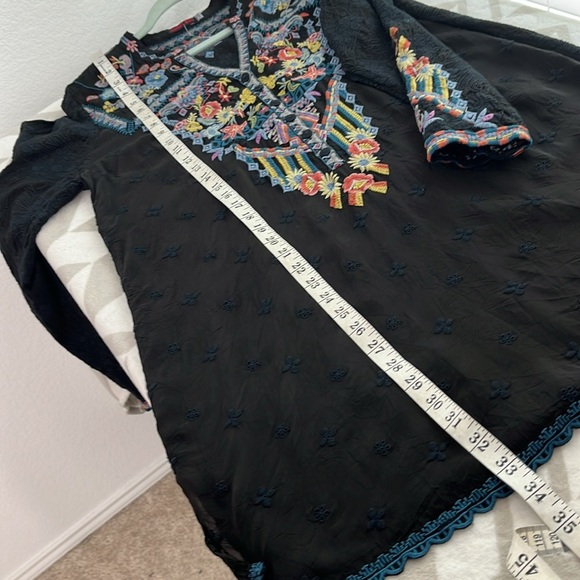 Johnny Was NWOT Croydon Black Embroidered Tunic size Medium - Picture 12 of 12